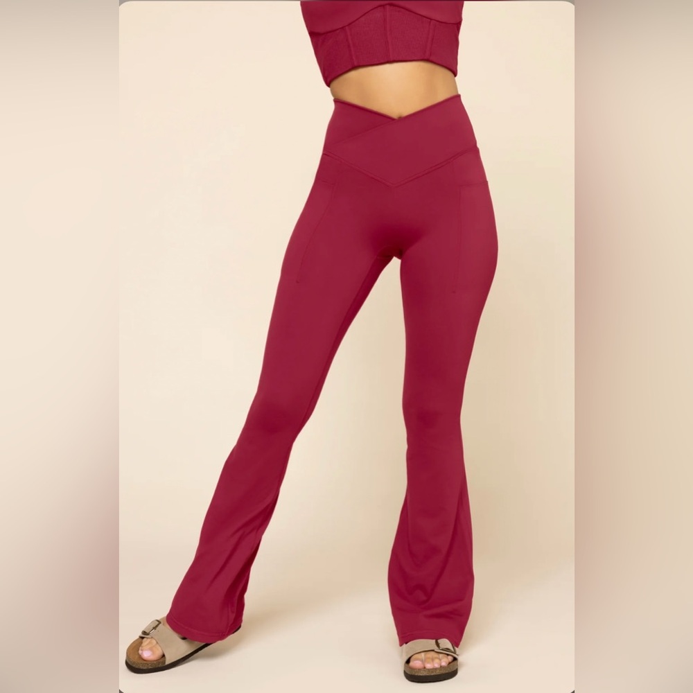 Popflex Petite Crisscross Hourglass Flared Legging with Pockets